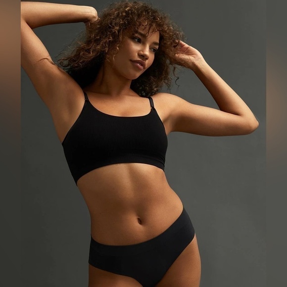 Form Seamless Adjustable Back Wireless Bra Black S - Picture 2 of 9